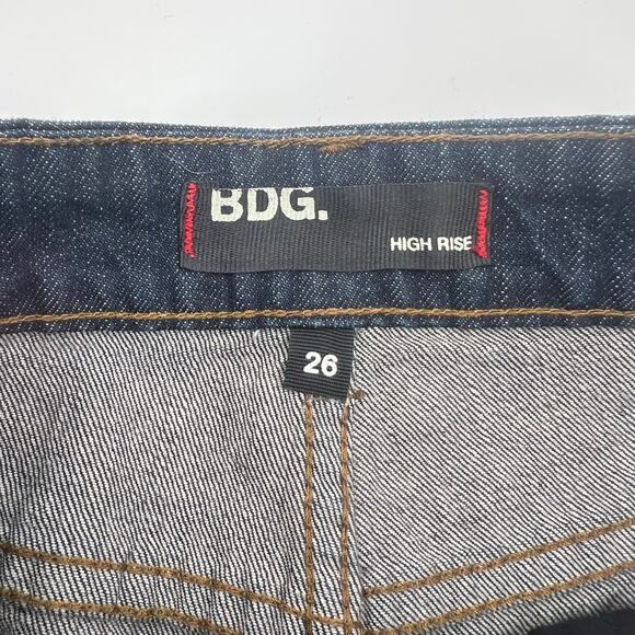 Urban Outfitters BDG NWOT High Rise Cuffed Shorts Womens 26 Blue Dark Wash - Picture 4 of 5
